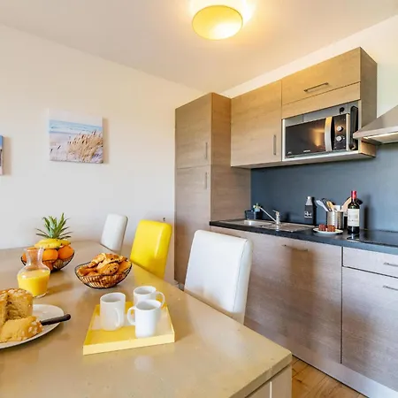 Oceanfront Duplex Retreat In Appartement Biscarrosse